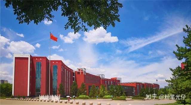 这个是大同大学图书馆,听说是山西占地面积最大.