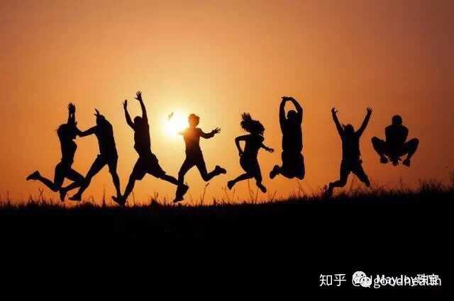此刻,我们是团结的,正能量的,背负着与病魔的抗战到底的心态,一起努力