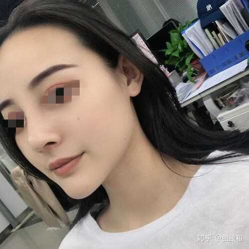 比较适合个性活泼脸型好看的女人 特点:正面看着整个鼻子呈现为水滴