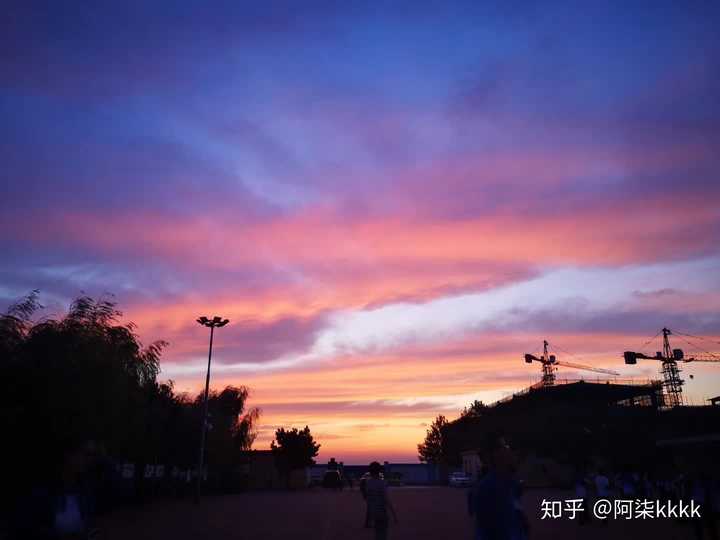 能不能分享一张你手机相册里最美的天空照?