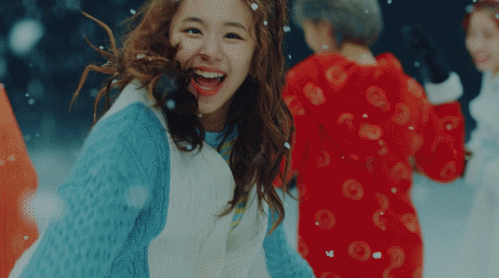 孙彩瑛有什么不常见又特别好看的图/gif吗?