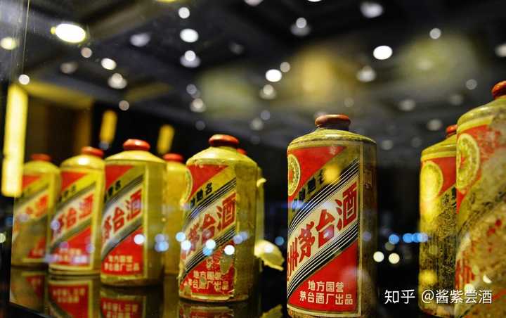 其实那些经常喝茅台的人,也有一部分是真正会喝酒的人,他们喝的是品质