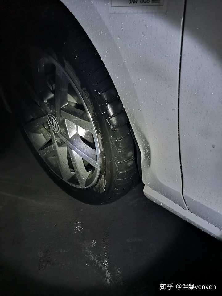 新车刮蹭 不知道怎么办了?