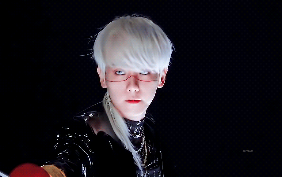 推荐一些exo成员的图(动图也包括,最好近期比较爆的图