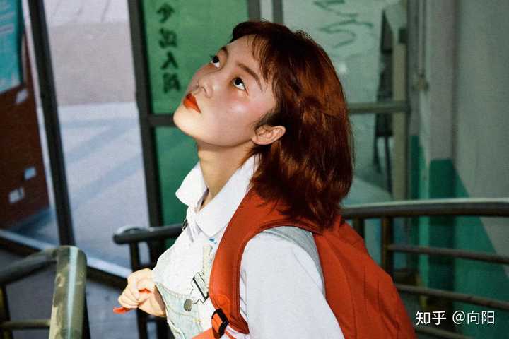 看着就像大脖子病 我真是怕了 心里很慌张 最后一张可以看出来喉结吧