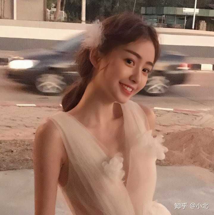 有没有笑起来甜甜的女生头像?