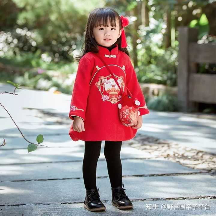 小朋友有什么适合新年期间拜年穿的衣服?