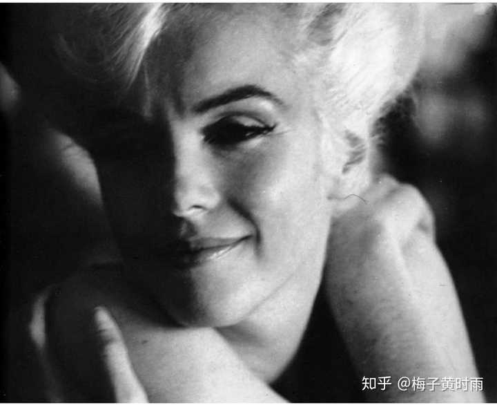 求一些玛丽莲·梦露(marilyn monroe)年轻时的美照?