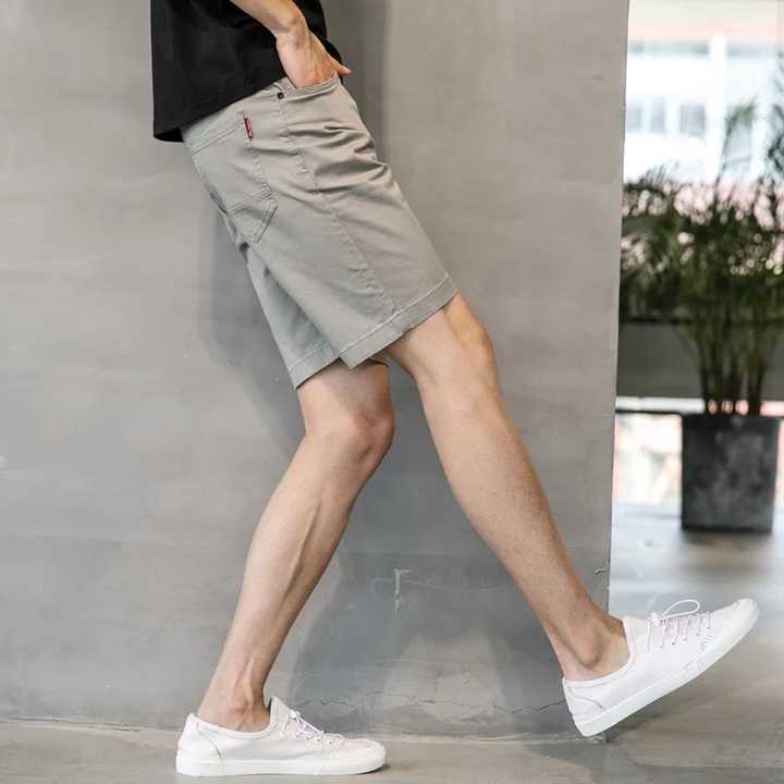 腿瘦的男生应该穿什么样的短裤?