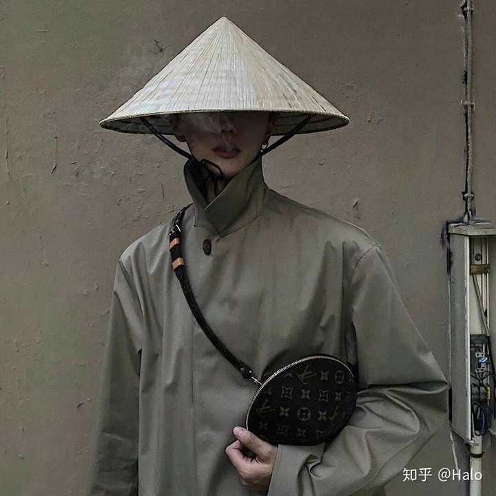 有哪些适合25-30岁男性的 低调而不失风趣的头像?