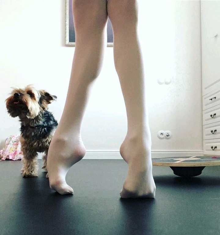 为什么现实很少有人穿动漫中好看的白丝?