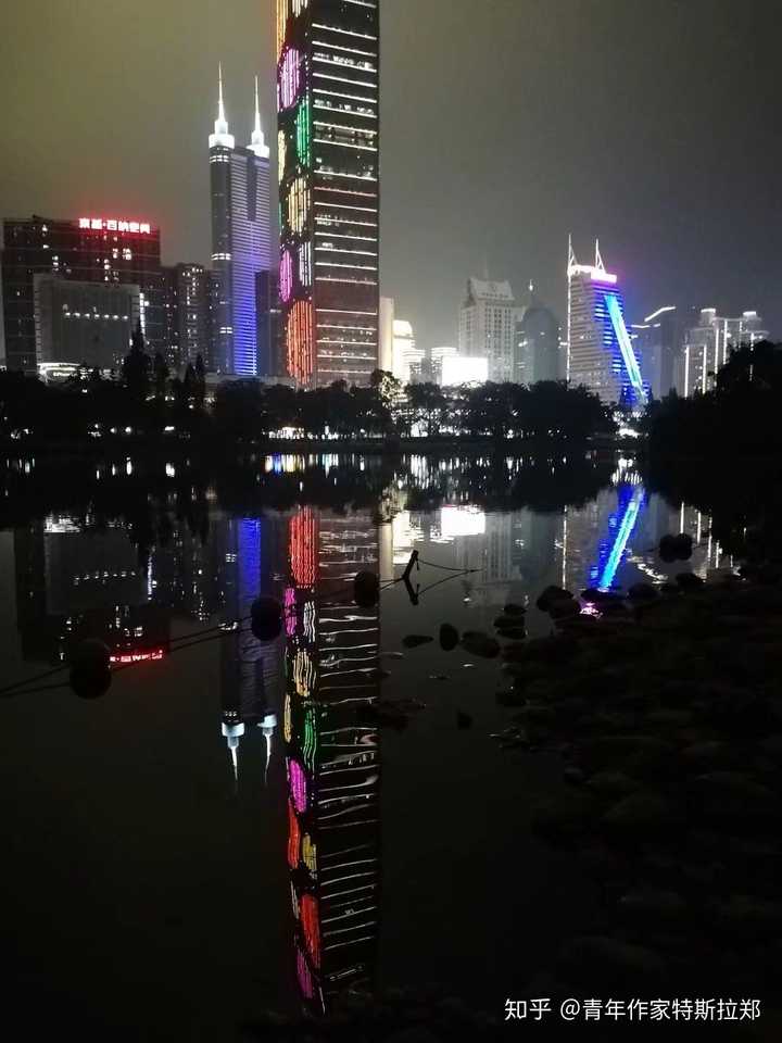 在深圳荔枝公园的夜景