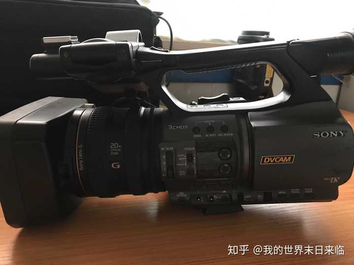 sony lens g使用什么样的内存卡?