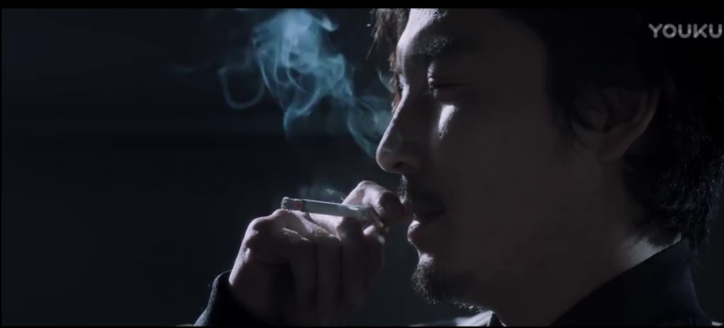 王泷正(多图慎入)@王泷正 没想到有一天我会这么喜欢一个男人抽烟的
