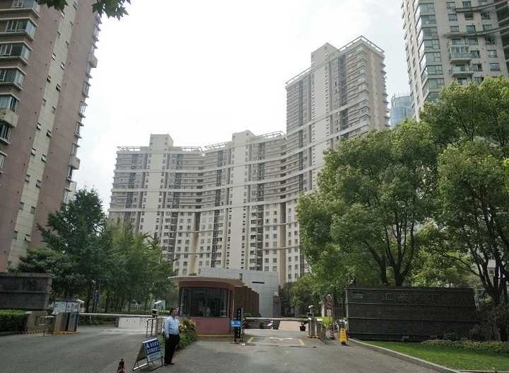 1,汇豪天下 是凯德置地在上海开发的中高档住宅区之一,位于浦东新区