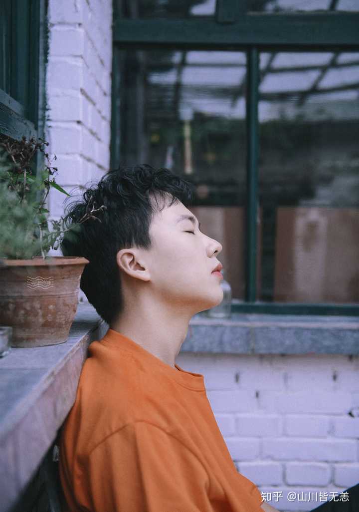 为什么郭麒麟总给人一种亲切又很有距离感的感觉