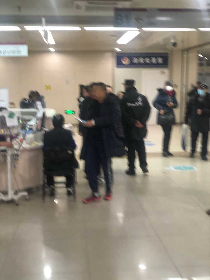 为什么医院里的医生总是态度那么差?