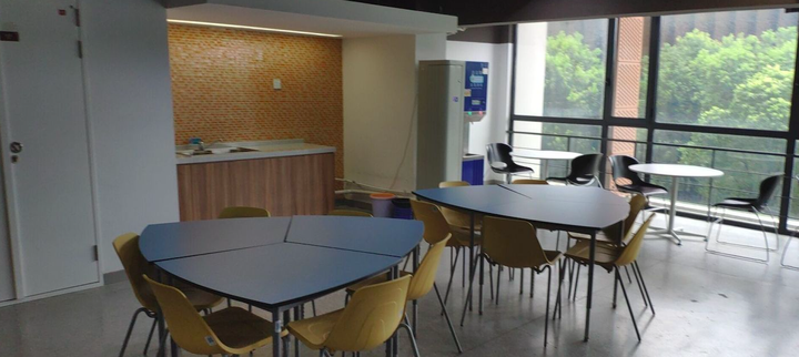三,对外经济贸易大学虹运楼