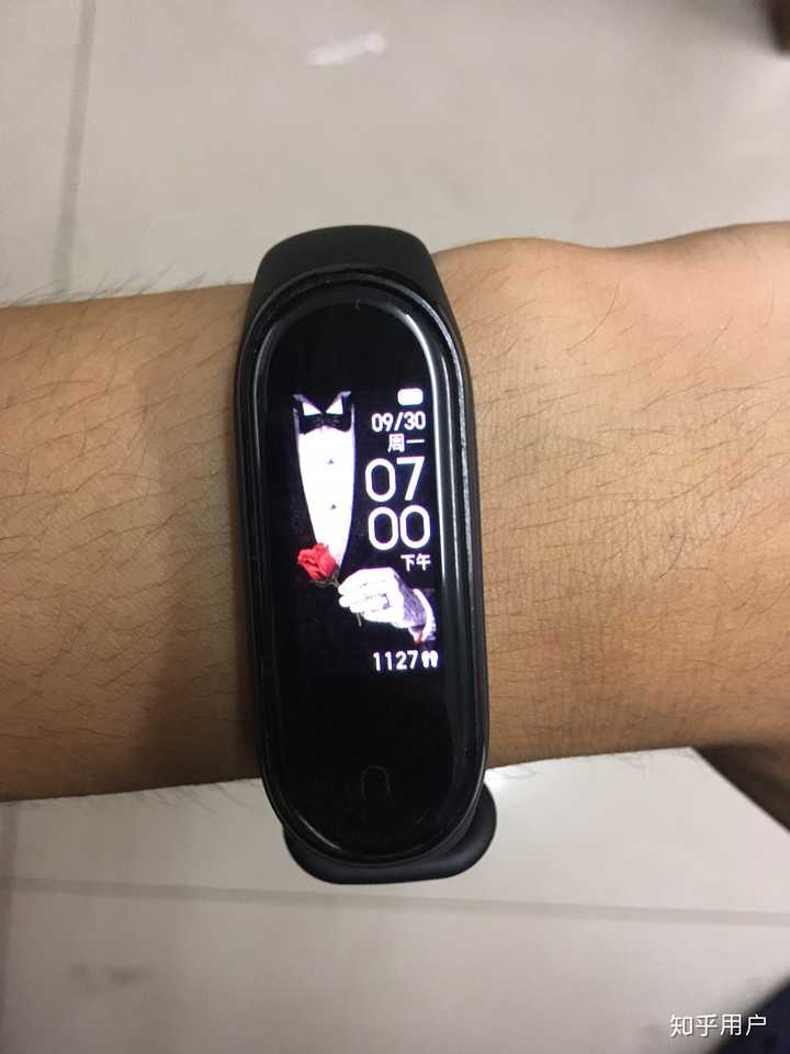 有哪些适合小米手环4好看的表盘壁纸?