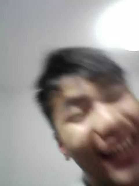 身边有一个喜欢拍丑照做表情包的朋友是一种怎样的体验?