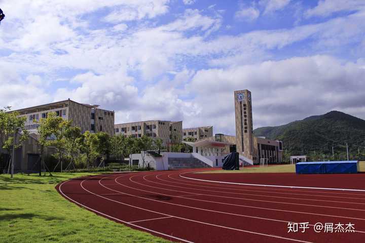 在宁波市北仑区泰河中学读书是一种什么样的体验?