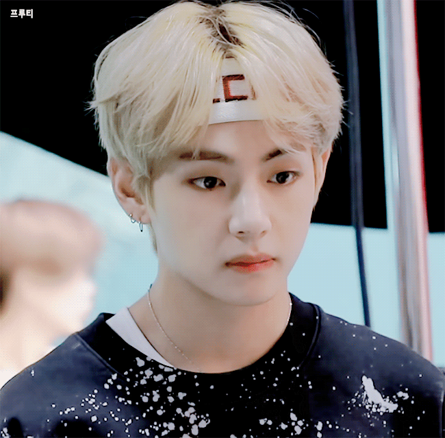 可以分享一下手机里金泰亨的动图吗?