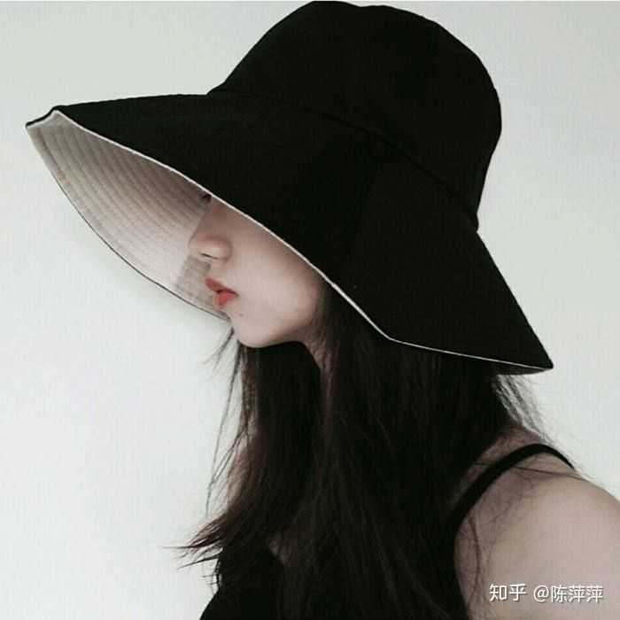 那个小姐姐知道脑袋大的女生适合什么样的帽子呢?