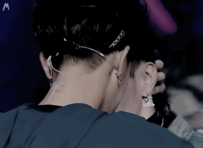 如何评价这就是街舞黄子韬和杨文昊的好桃cp兄弟情