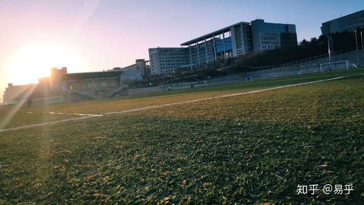 延边大学的宿舍条件如何?校区内有哪些生活设施?