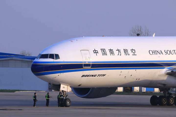 中国南方航空b777飞机