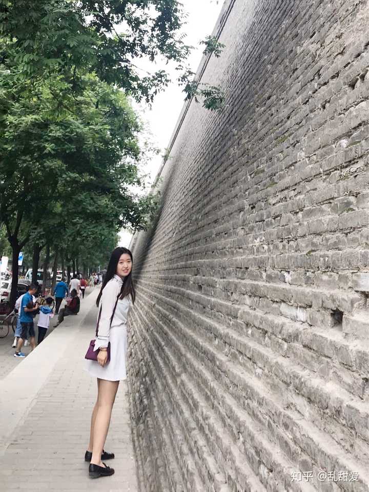 身高175的女生体重多少斤算正常,多少斤算好看?