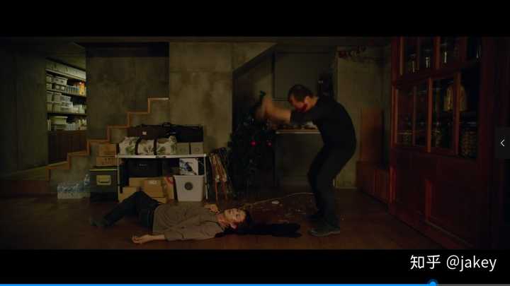 韩国电影《寄生虫》有哪些细思极恐(值得品味)的细节?