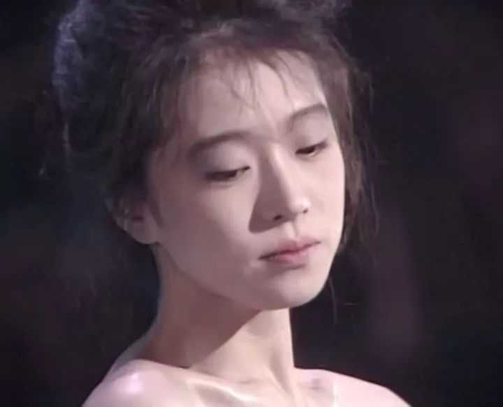 中森明菜 这首歌是她流传最广的《难破船》 中森明菜出生于一个多子