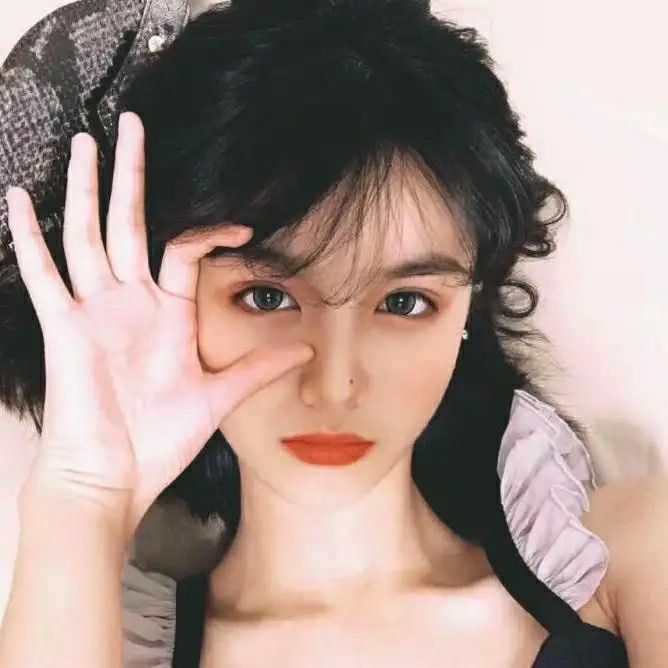 有没有一看就想恋爱的女生头像推荐?