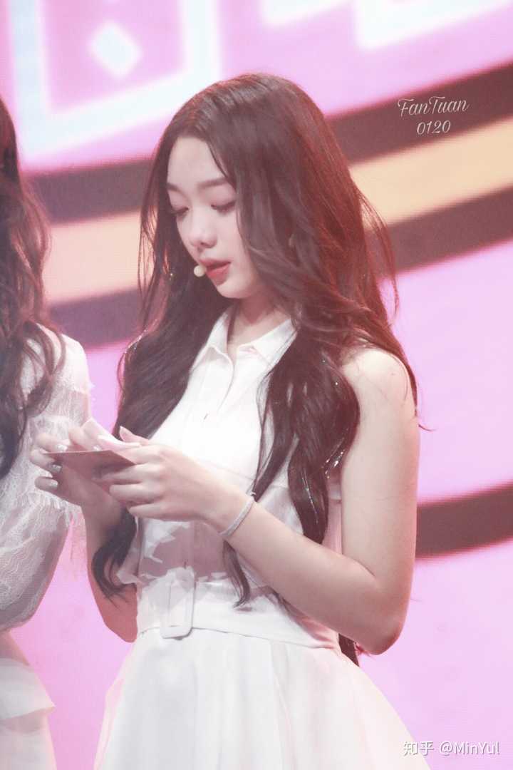 如何评价《创造101》李紫婷的长相?