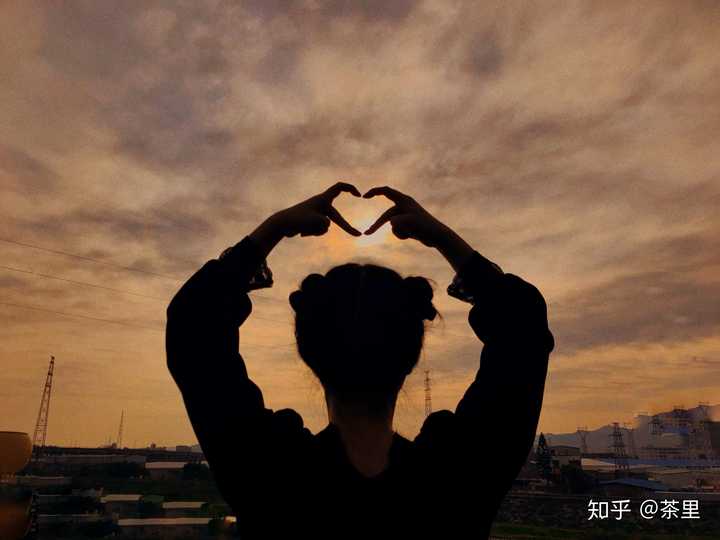 2. 别回头,跟着光