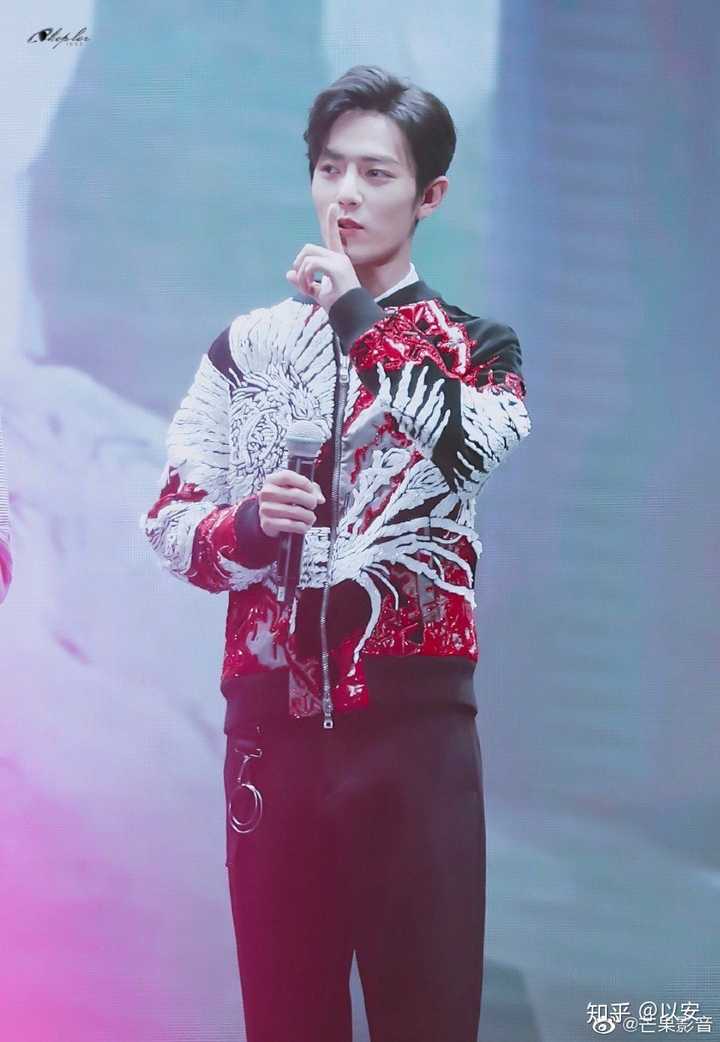 如何看待王一博粉丝在王一博祝福肖战生日快乐的微博下面这样评论?