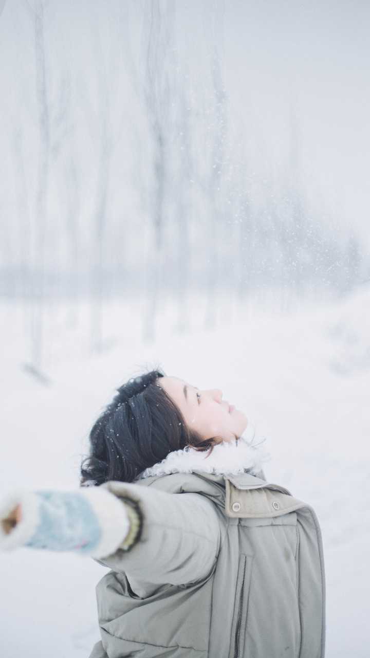 还是雪景 这个小姑娘我很喜欢她的长相 属于越看越有味道的 其实不管