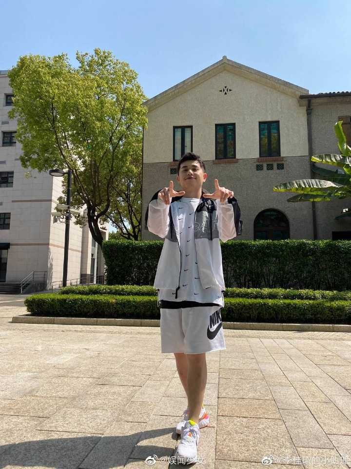 如何看待小助理付鹏的转幕?