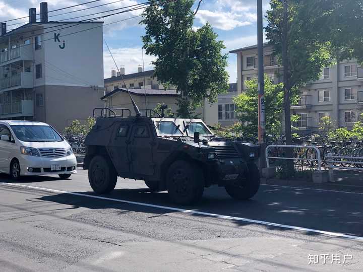 附近有自卫队驻地,这是他们的军车