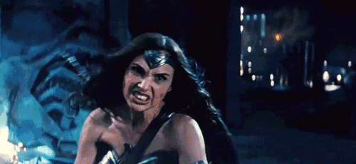 这之后,她顺利接下来《神奇女侠》的拍摄. 可是新的问题很快来临了.