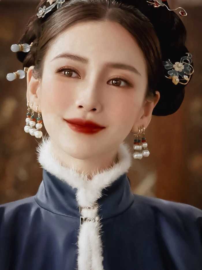 平扇型双眼皮以大幂幂杨幂和鲶鱼系长相的倪妮为代表~~ 这里说一点