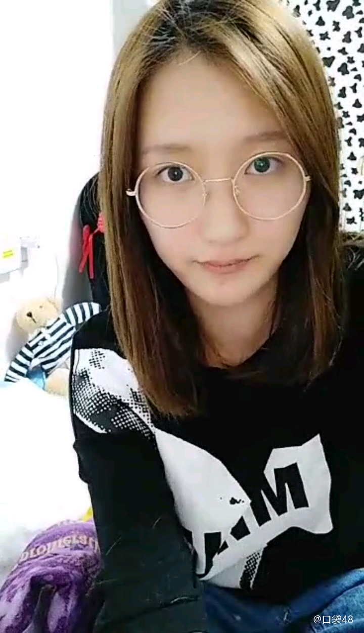 snh group的成员中,哪些成员戴眼镜的造型是你比较喜欢的?