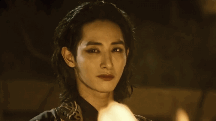 《夜行书生》本来是冲着李准基去的,后来发现李诛赫真的太帅了,颜值太