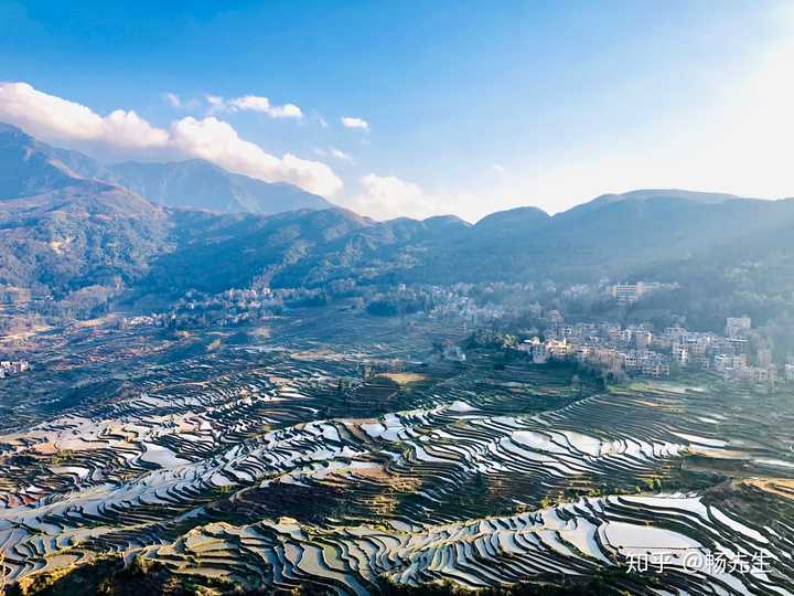 云南红河州元阳梯田,拍照地点有多依树,老鹰嘴,爱田还有大瓦遮,这里用