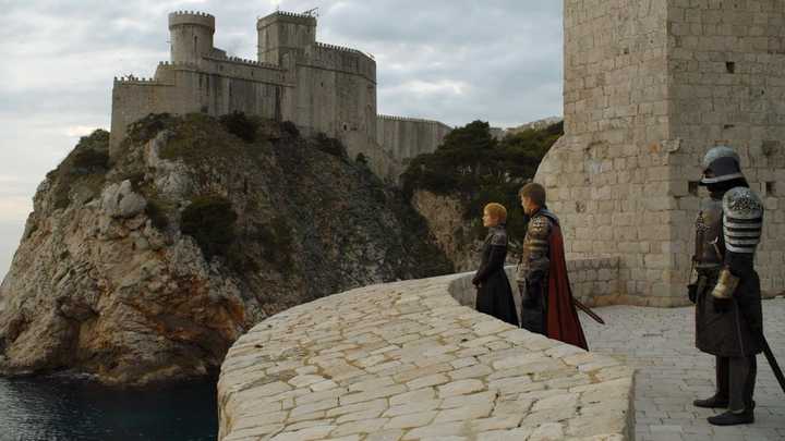 如何评价《权力的游戏》第七季第一集 s07e01「dragon