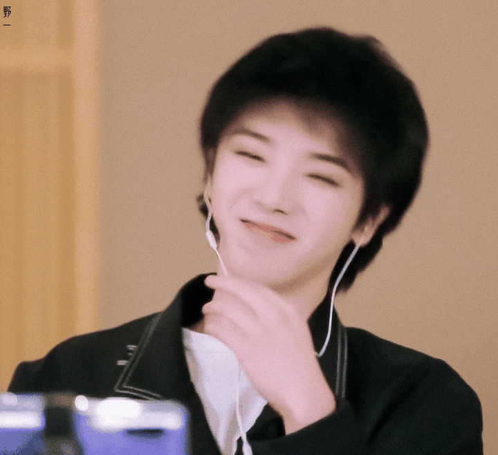 有华晨宇的靓照吗?