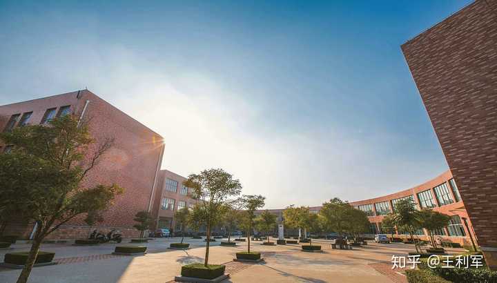 烟台南山学院与烟台大学文经学院哪个好?