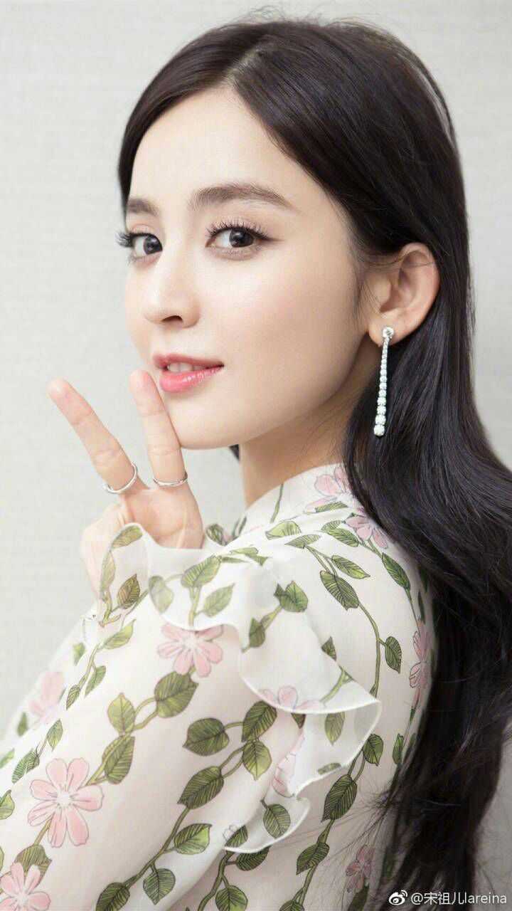 你认为现在中国女明星里最好看的是谁?