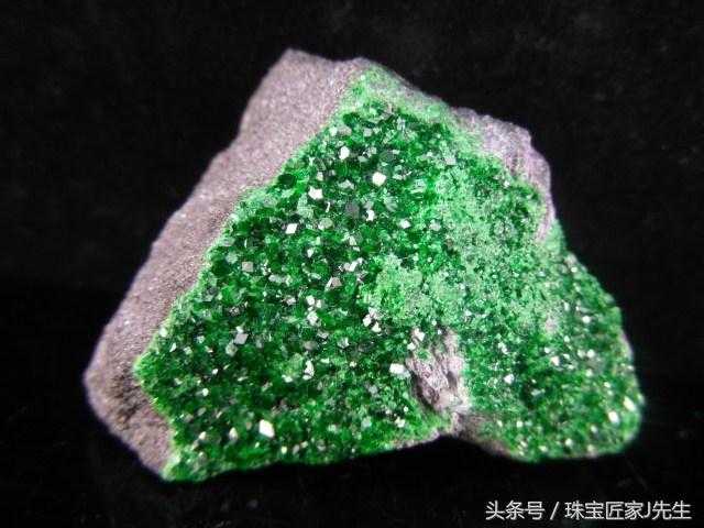 对石榴石感兴趣谁来介绍一下石榴石家族以及收集的时候需要注意什么